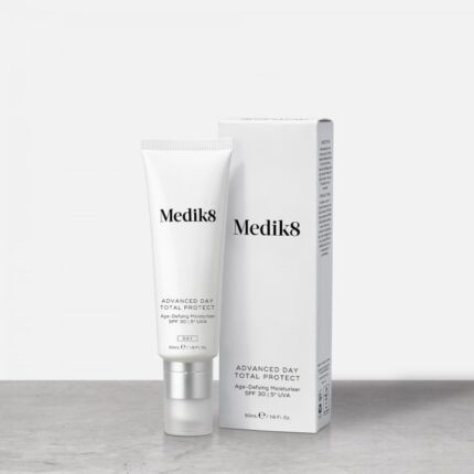 Medik8 ADVANCED DAY TOTAL PROTECT Krem nawilżający, zwalczający oznaki starzenia skóry, SPF 30 | 5* UVA 50 ml