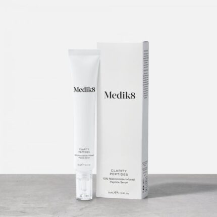 Medik8 CLARITY PEPTIDES Rozjaśniające serum peptydowe z niacynamidem 30 ml