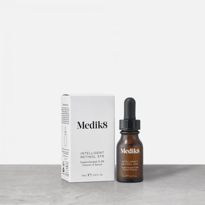 Medik8 INTELLIGENT RETINOL 3TR Przeciwstarzeniowe serum do twarzy z witaminą A 0,3% 15 ml